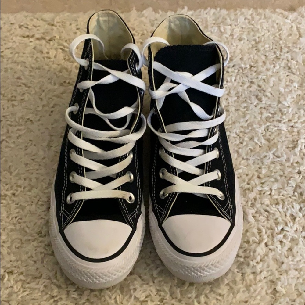 Barely worn women’s converse